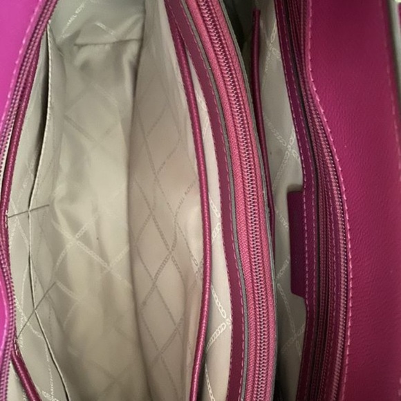 Michael Kors Voyager tote and wallet - Picture 4 of 7